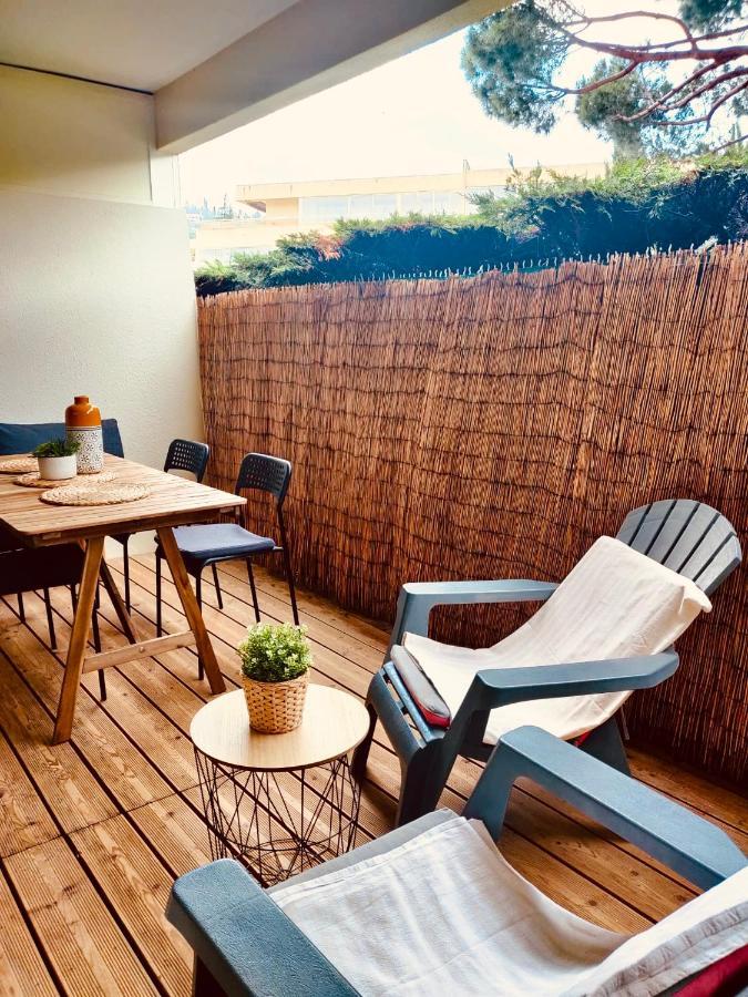 Mandelieu Grand Studio Avec Piscine Et Proche De La Mer Ngoại thất bức ảnh